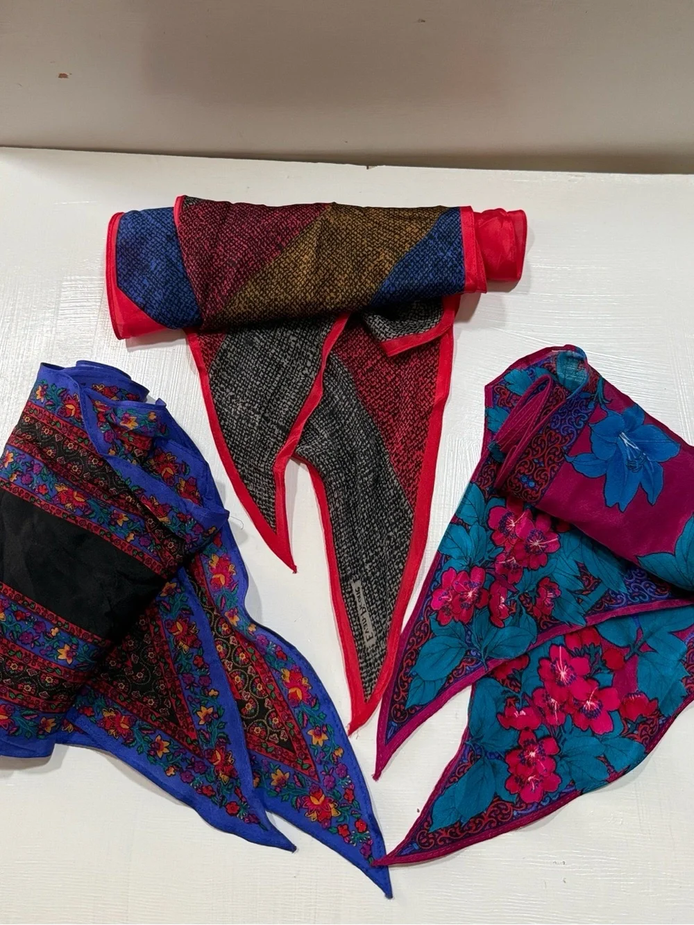 Evan Picone Liz Claiborne & other Mulicolor Silk Scarves 🧣 Blue, Pink, Red Black